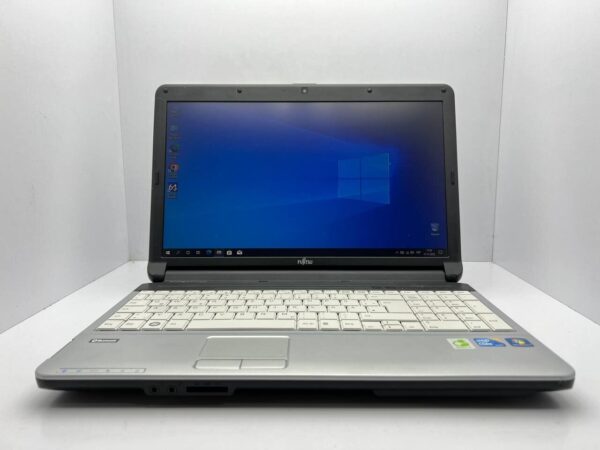 Ноутбук Б-клас Fujitsu LifeBook A530 / 15.6" (1366x768) TN / Intel Core i5-450M (2 (4) ядра по 2.4 - 2.66 GHz) / 4 GB DDR3 / 240 GB SSD / Intel HD Graphics / WebCam - Зображення 2
