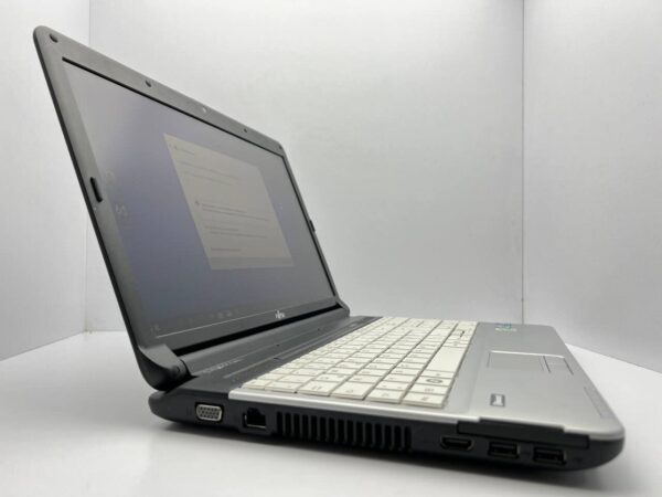 Ноутбук Б-клас Fujitsu LifeBook A530 / 15.6" (1366x768) TN / Intel Core i5-450M (2 (4) ядра по 2.4 - 2.66 GHz) / 4 GB DDR3 / 240 GB SSD / Intel HD Graphics / WebCam - Зображення 3