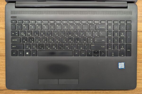 Ноутбук Б-класс HP 250 G7 / 15.6" (1366x768) TN / Intel Core i5-8265U (4 (8) ядра по 1.6 - 3.9 GHz) / 8 GB DDR4 / 256 GB SSD / Intel HD Graphics 620 / WebCam / Windows 10 - Зображення 4