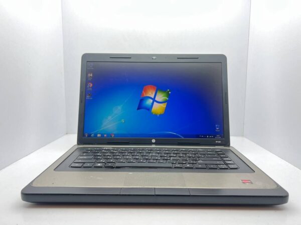 Ноутбук Б-клас HP 635 / 15.6" (1366x768) TN / AMD E-300 (2 ядра по 1.3 GHz) / 4 GB DDR3 / 120 GB SSD / AMD Radeon HD 6310 Graphics / WebCam / АКБ не тримає - Зображення 2