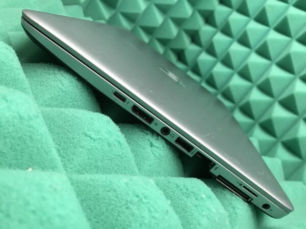 Ноутбук Б-клас HP EliteBook 840 G3 / 14" (1920x1080) IPS / Intel Core i5-6300U (2 (4) ядра по 2.4 - 3.0 GHz) / 8 GB DDR4 / 256 GB SSD / Intel HD Graphics 520 / WebCam / Fingerprint / DisplayPort - Зображення 6