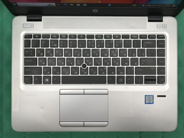 Ноутбук Б-клас HP EliteBook 840 G3 / 14" (1920x1080) IPS / Intel Core i5-6300U (2 (4) ядра по 2.4 - 3.0 GHz) / 8 GB DDR4 / 256 GB SSD / Intel HD Graphics 520 / WebCam / Fingerprint / DisplayPort - Зображення 4