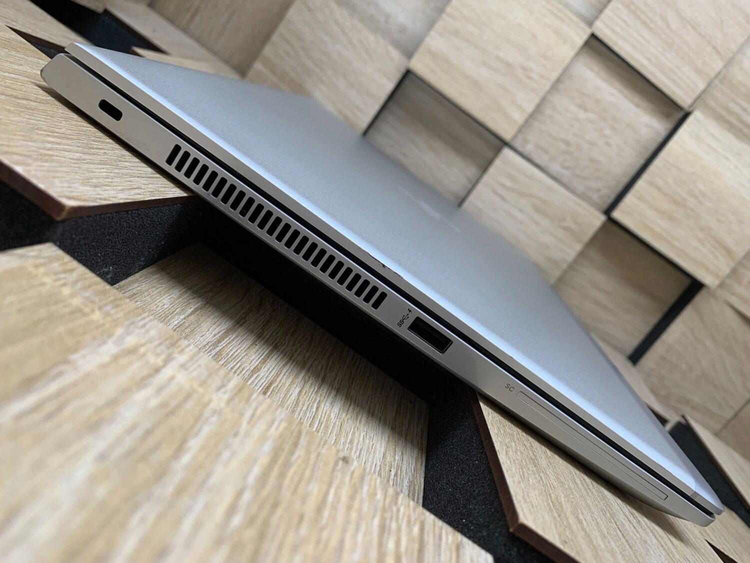 Ноутбук Б-клас HP EliteBook 840 G6 / 14" (1920x1080) IPS / Intel Core i5-8265U (4 (8) ядра по 1.6 - 3.9 GHz) / 8 GB DDR4 / 250 GB SSD M.2 / Intel UHD Graphics 620 / WebCam / HDMI - Зображення 5