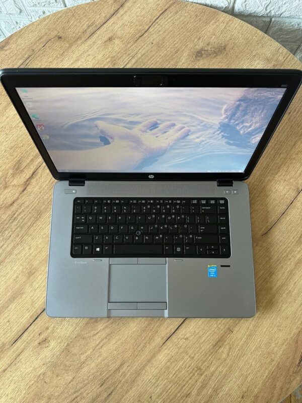 Ноутбук Б-клас HP EliteBook 850 G1 / 15.6" (1920x1080) TN / Intel Core i5-4200U (2 (4) ядра по 1.6 - 2.6 GHz) / 8 GB DDR3 / 256 GB SSD / Intel HD Graphic 4400 / WebCam / VGA - Зображення 3
