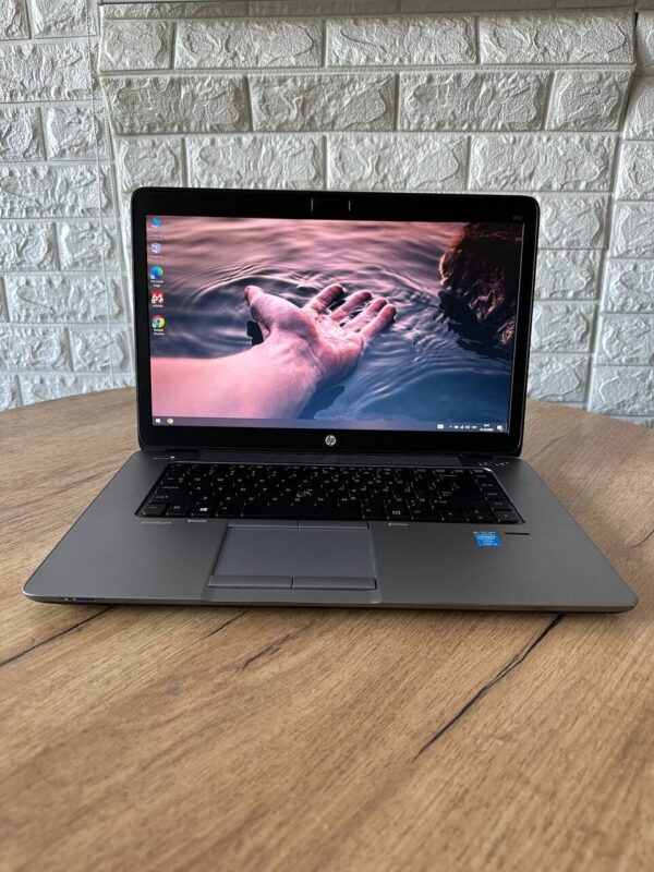 Ноутбук Б-клас HP EliteBook 850 G1 / 15.6" (1920x1080) TN / Intel Core i5-4200U (2 (4) ядра по 1.6 - 2.6 GHz) / 8 GB DDR3 / 256 GB SSD / Intel HD Graphic 4400 / WebCam / VGA - Зображення 2