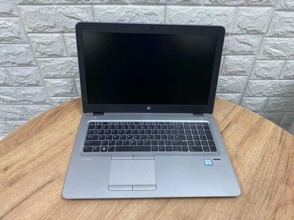 Ноутбук Б-клас HP EliteBook 850 G3 / 15.6" (1920x1080) TN / Intel Core i7-6600U (2 (4) ядра по 2.6 - 3.4 GHz) / 8 GB DDR4 / 256 GB SSD M.2 / Intel HD Graphics 520 / WebCam / VGA - Зображення 4