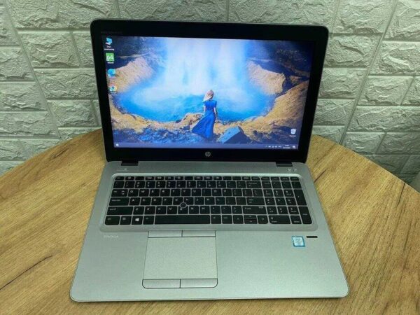 Ноутбук Б-клас HP EliteBook 850 G3 / 15.6" (1920x1080) TN / Intel Core i7-6600U (2 (4) ядра по 2.6 - 3.4 GHz) / 8 GB DDR4 / 256 GB SSD M.2 / Intel HD Graphics 520 / WebCam / VGA - Зображення 2