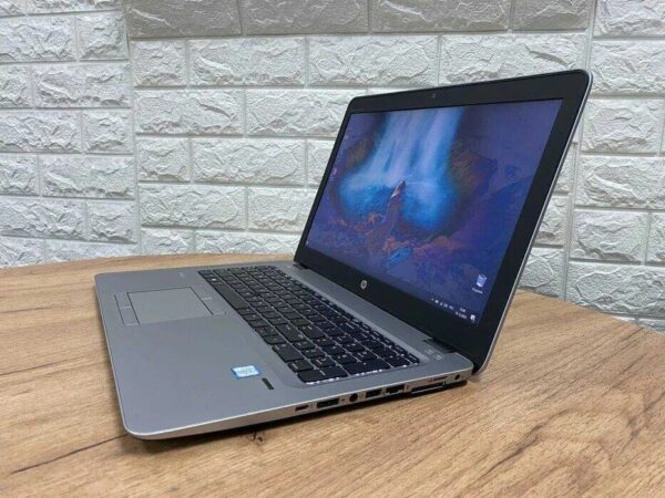 Ноутбук Б-клас HP EliteBook 850 G3 / 15.6" (1920x1080) TN / Intel Core i7-6600U (2 (4) ядра по 2.6 - 3.4 GHz) / 8 GB DDR4 / 256 GB SSD M.2 / Intel HD Graphics 520 / WebCam / VGA - Зображення 6