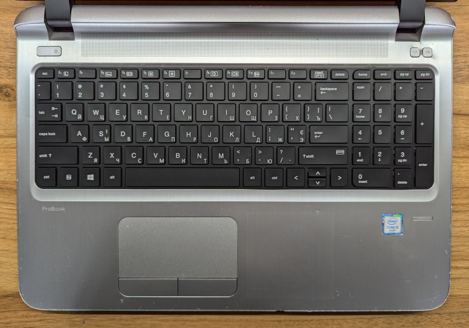 Ноутбук Б-клас HP ProBook 450 G3 / 15.6" (1366x768) TN / Intel Core i5-6200U (2 (4) ядра по 2.3 - 2.8 GHz) / 8 GB DDR3 / 256 GB SSD / AMD Radeon R7 M340, 2 GB DDR3, 64-bit / WebCam / Fingerprint / Windows 10 - Зображення 3