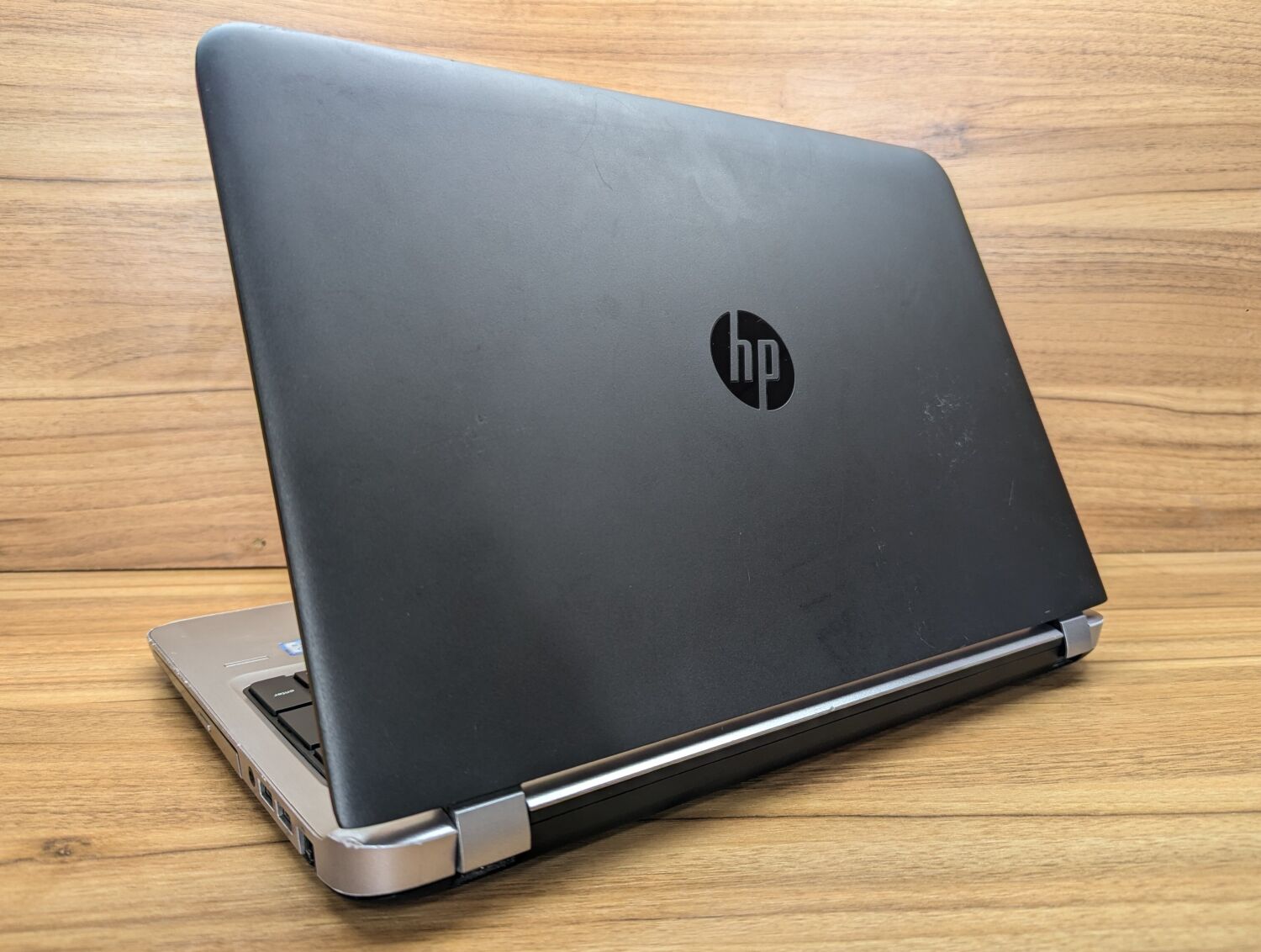 Ноутбук Б-клас HP ProBook 450 G3 / 15.6" (1366x768) TN / Intel Core i5-6200U (2 (4) ядра по 2.3 - 2.8 GHz) / 8 GB DDR3 / 256 GB SSD / AMD Radeon R7 M340, 2 GB DDR3, 64-bit / WebCam / Fingerprint / Windows 10 - Зображення 7
