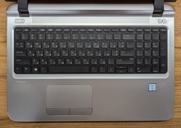 Ноутбук Б-клас HP ProBook 450 G3 / 15.6" (1366x768) TN / Intel Core i7-6500U (2 (4) ядра по 2.5 - 3.1 GHz) / 8 GB DDR3 / 240 GB SSD / AMD Radeon R7 M340, 2 GB DDR3, 64-bit / WebCam / Fingerprint / Windows 10 - Зображення 4