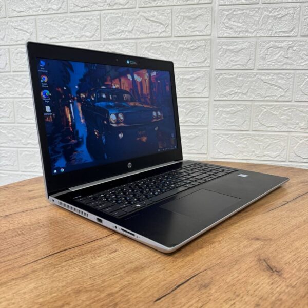Ноутбук Б-клас HP ProBook 450 G5 / 15.6" (1366x768) TN Touch / Intel Core i5-8250U (4 (8) ядра по 1.6 - 3.4 GHz) / 8 GB DDR4 / 128 GB SSD + 500 GB HDD / Intel UHD Graphics 620 / WebCam - Зображення 4