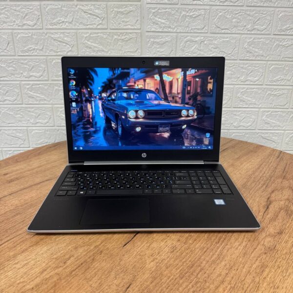 Ноутбук Б-клас HP ProBook 450 G5 / 15.6" (1366x768) TN Touch / Intel Core i5-8250U (4 (8) ядра по 1.6 - 3.4 GHz) / 8 GB DDR4 / 128 GB SSD + 500 GB HDD / Intel UHD Graphics 620 / WebCam - Зображення 2
