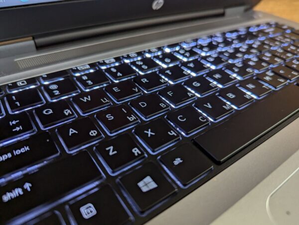 Ноутбук Б-клас HP ProBook 640 G2 / 14" (1920x1080) IPS / Intel Core i7-6600U (2 (4) ядра по 2.6 - 3.4 GHz) / 8 GB DDR4 / 256 GB SSD / Intel HD Graphics 520 / WebCam / Fingerprint / Windows 10 - Зображення 7