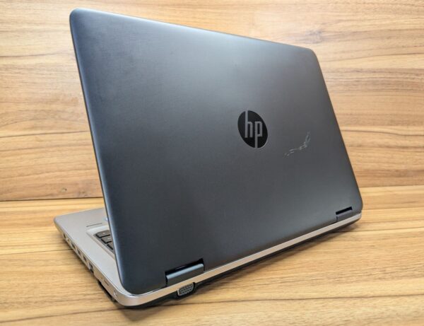 Ноутбук Б-клас HP ProBook 640 G2 / 14" (1920x1080) IPS / Intel Core i7-6600U (2 (4) ядра по 2.6 - 3.4 GHz) / 8 GB DDR4 / 256 GB SSD / Intel HD Graphics 520 / WebCam / Fingerprint / Windows 10 - Зображення 3