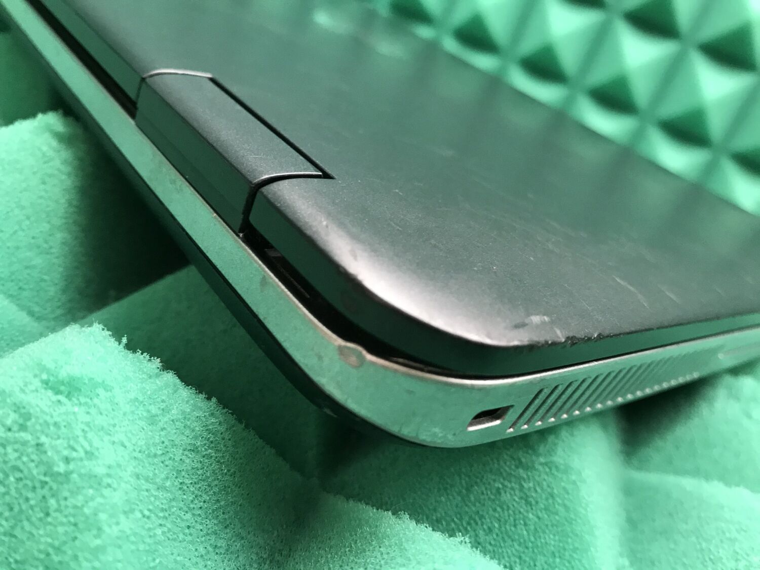 Ноутбук Б-клас HP ProBook 640 G2 / 14" (1920x1080) TN / Intel Core i5-6200U (2 (4) ядра по 2.3 - 2.8 GHz) / 8 GB DDR4 / 180 GB SSD / Intel HD Graphics 520 / WebCam / Fingerprint / BD-ROM / DisplayPort - Зображення 11