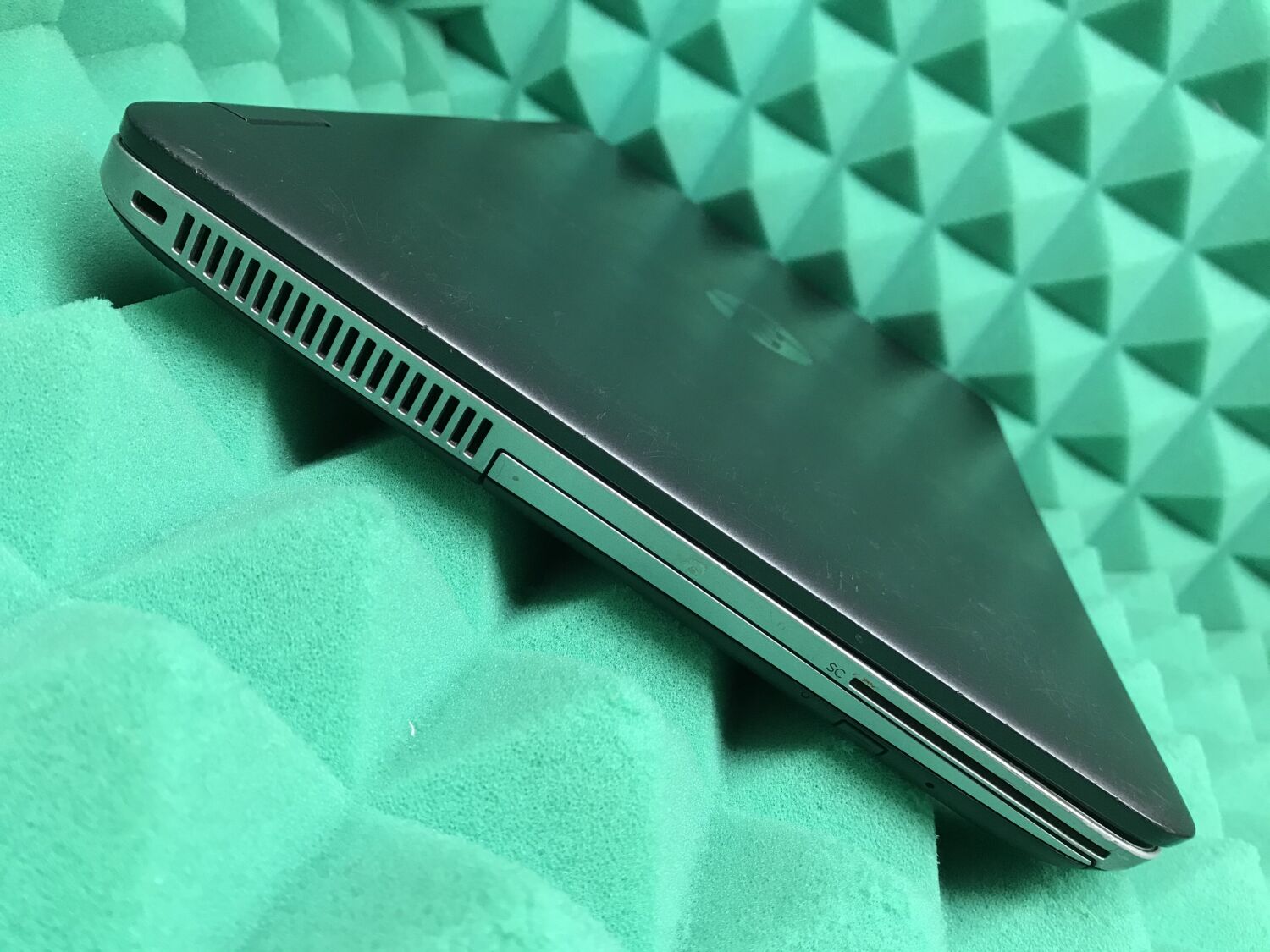 Ноутбук Б-клас HP ProBook 640 G2 / 14" (1920x1080) TN / Intel Core i5-6200U (2 (4) ядра по 2.3 - 2.8 GHz) / 8 GB DDR4 / 180 GB SSD / Intel HD Graphics 520 / WebCam / Fingerprint / BD-ROM / DisplayPort - Зображення 7