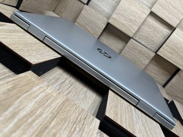 Ноутбук Б-клас HP Probook 640 G4 / 14" (1366x768) TN / Intel Core i5-7300U (2 (4) ядра по 2.6 - 3.5 GHz) / 8 GB DDR4 / 256 GB SSD / Intel HD Graphics 620 / WebCam / Fingerprint / HDMI - Зображення 7