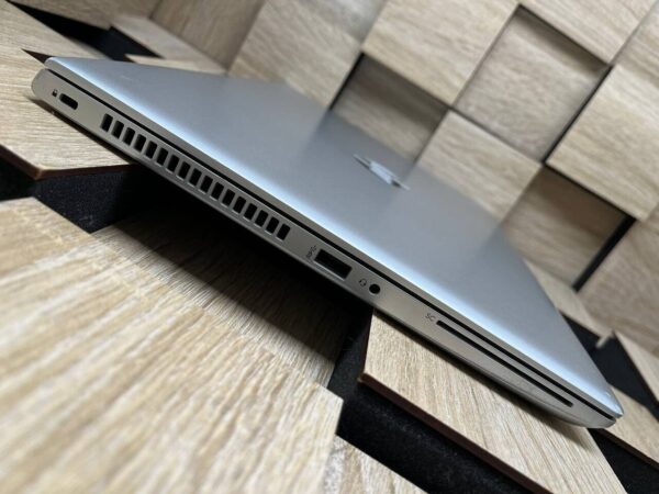 Ноутбук Б-клас HP Probook 640 G4 / 14" (1366x768) TN / Intel Core i5-7300U (2 (4) ядра по 2.6 - 3.5 GHz) / 8 GB DDR4 / 256 GB SSD / Intel HD Graphics 620 / WebCam / Fingerprint / HDMI - Зображення 5