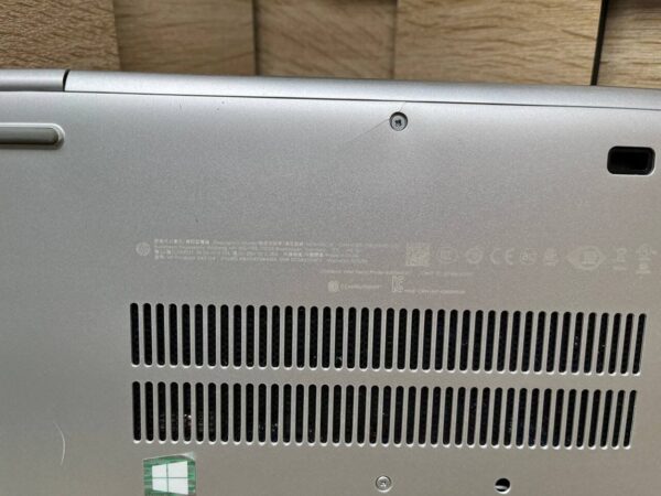 Ноутбук Б-клас HP Probook 640 G4 / 14" (1366x768) TN / Intel Core i5-7300U (2 (4) ядра по 2.6 - 3.5 GHz) / 8 GB DDR4 / 256 GB SSD / Intel HD Graphics 620 / WebCam / Fingerprint / HDMI - Зображення 10