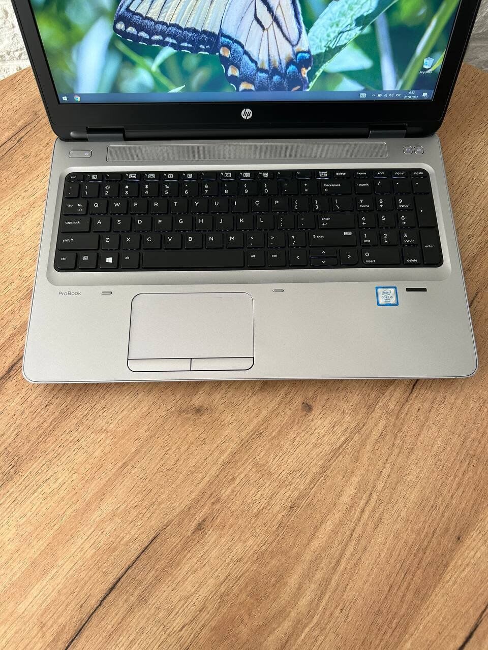 Ноутбук Б-клас HP ProBook 650 G2 / 15.6" (1920x1080) TN / Intel Core i5-6300U (2 (4) ядра по 2.4 - 3.0 GHz) / 8 GB DDR4 / 256 GB SSD / Intel HD Graphics 520 / WebCam / DisplayPort - Зображення 2