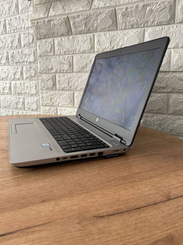 Ноутбук Б-клас HP ProBook 650 G2 / 15.6" (1920x1080) IPS / Intel Core i5-6300U (2 (4) ядра по 2.4 - 3.0 GHz) / 8 GB DDR4 / 256 GB SSD / Intel HD Graphics 520 / WebCam / VGA - Зображення 5