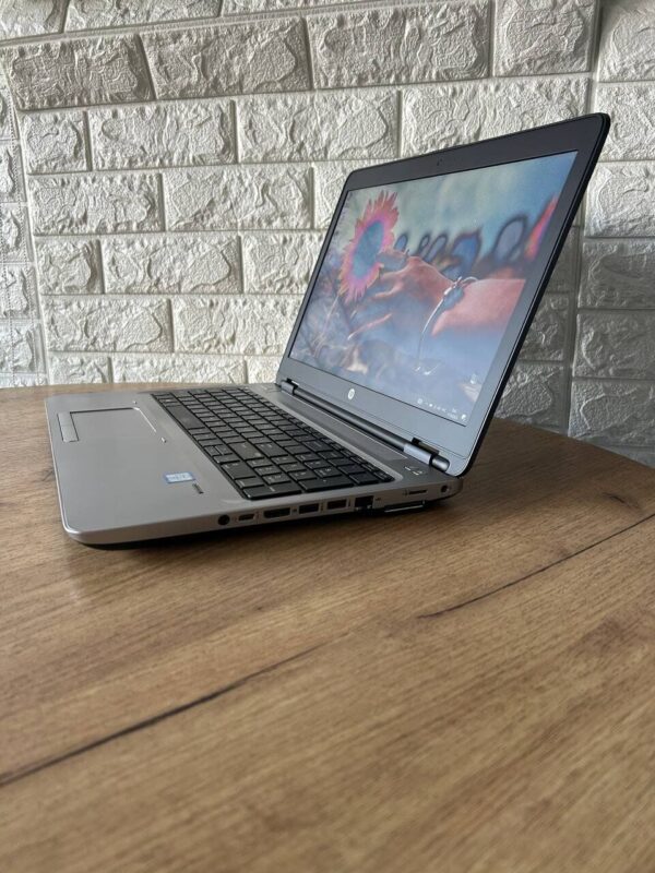 Ноутбук Б-клас HP ProBook 650 G2 / 15.6" (1920x1080) TN / Intel Core i7-6600U (2 (4) ядра по 2.6 - 3.4 GHz) / 8 GB DDR4 / 256 GB SSD M.2 / Intel HD Graphics 520 / WebCam / VGA - Зображення 5