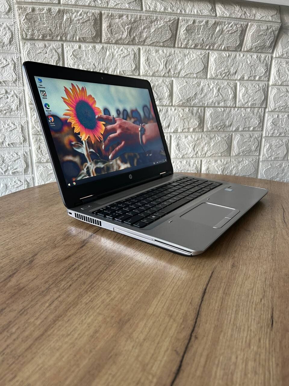 Ноутбук Б-клас HP ProBook 650 G2 / 15.6" (1920x1080) TN / Intel Core i7-6600U (2 (4) ядра по 2.6 - 3.4 GHz) / 8 GB DDR4 / 256 GB SSD M.2 / Intel HD Graphics 520 / WebCam / VGA - Зображення 4