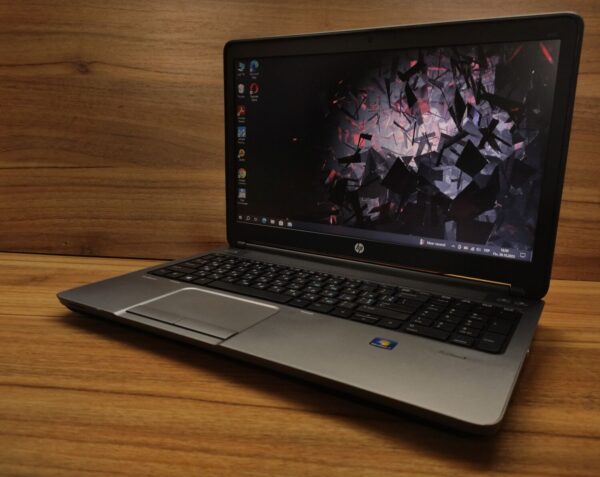 Ноутбук Б-клас HP ProBook 655 G1 / 15.6" (1366x768) TN / AMD A6-5350M (2 ядра по 2.9 - 3.5 GHz) / 8 GB DDR3 / 240 GB SSD / AMD Radeon HD 8450G / WebCam / Windows 10 RPO Lic - Зображення 3