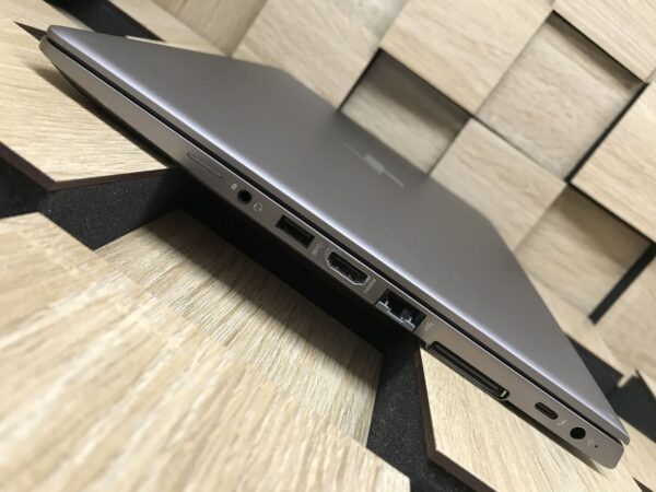 Ноутбук Б-клас HP Zbook 840 14u G5 / 14" (1920x1080) IPS / Intel Core i5-7200U (2 (4) ядра по 2.5 - 3.1 GHz) / 16 GB DDR4 / 256 GB SSD M.2 / AMD Radeon Pro WX 3100, 2 GB GDDR5, 64-bit / HDMI - Зображення 8