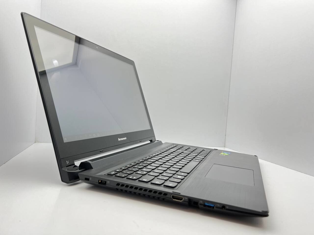 Ноутбук Б-клас Lenovo Flex 2-15 / 15.6" (1366x768) TN Touch / Intel Core i3-4010U (2 (4) ядра по 1.7 GHz) / 8 GB DDR3 / 240 GB SSD / nVidia GeForce 820M, 1 GB DDR3, 64-bit / Webcam - Зображення 3