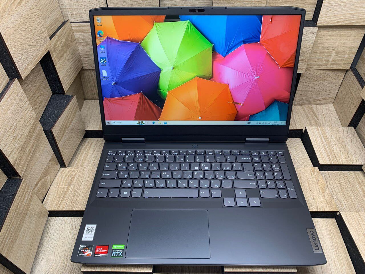 Ноутбук Б-клас Lenovo IdeaPad 3 15ARH7 / 15.6" (1920x1080) IPS / AMD Ryzen 7 6800H (8 (16) ядер по 3.2 - 4.7 GHz) / 16 GB DDR4 / 512 GB SSD M.2 / nVidia GeForce RTX 3050, 4 GB GDDR6, 128-bit / WebCam - Зображення 2