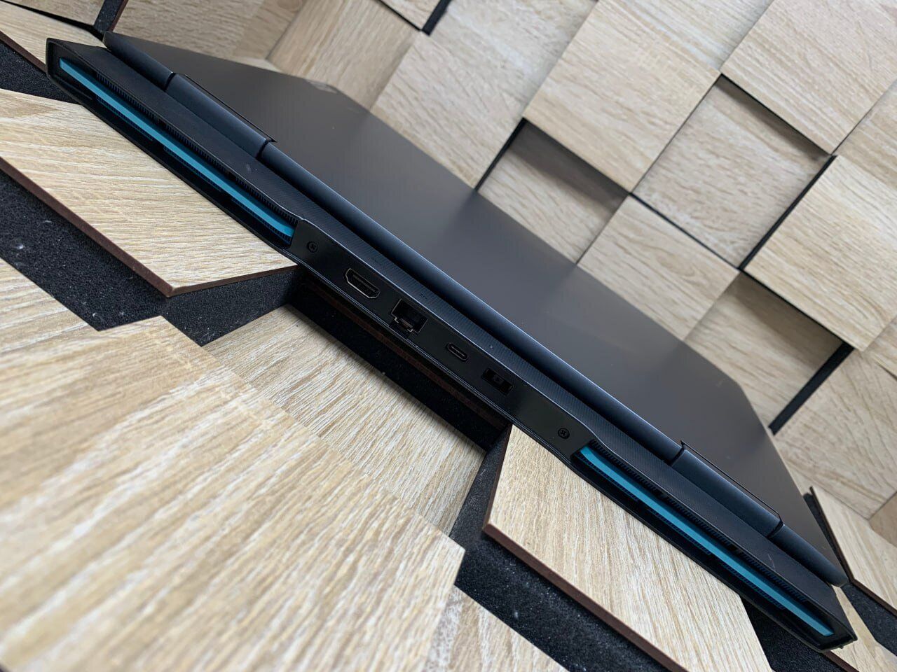 Ноутбук Б-клас Lenovo IdeaPad 3 15ARH7 / 15.6" (1920x1080) IPS / AMD Ryzen 7 6800H (8 (16) ядер по 3.2 - 4.7 GHz) / 16 GB DDR4 / 512 GB SSD M.2 / nVidia GeForce RTX 3050, 4 GB GDDR6, 128-bit / WebCam - Зображення 7