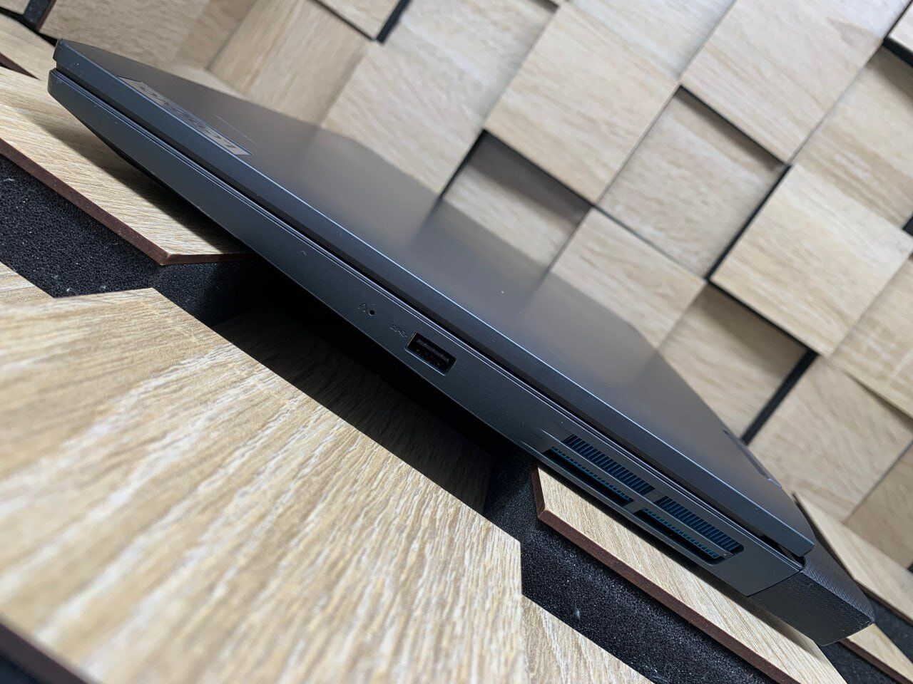 Ноутбук Б-клас Lenovo IdeaPad 3 15ARH7 / 15.6" (1920x1080) IPS / AMD Ryzen 7 6800H (8 (16) ядер по 3.2 - 4.7 GHz) / 16 GB DDR4 / 512 GB SSD M.2 / nVidia GeForce RTX 3050, 4 GB GDDR6, 128-bit / WebCam - Зображення 6