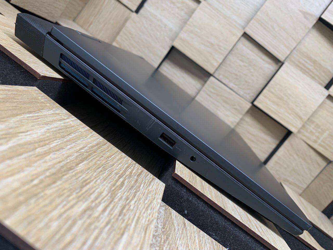 Ноутбук Б-клас Lenovo IdeaPad 3 15ARH7 / 15.6" (1920x1080) IPS / AMD Ryzen 7 6800H (8 (16) ядер по 3.2 - 4.7 GHz) / 16 GB DDR4 / 512 GB SSD M.2 / nVidia GeForce RTX 3050, 4 GB GDDR6, 128-bit / WebCam - Зображення 5