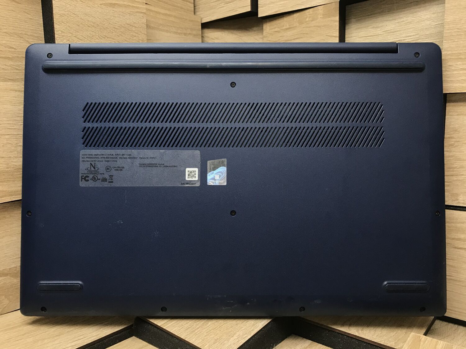 Ноутбук Б-клас Lenovo IdeaPad Slim 3 15IRU8 / 15.6" (1920x1080) IPS Touch / Intel Core i5-1335U (10 (12) ядра по 3.4 - 4.6 GHz) / 8 GB DDR4 / 256 GB SSD M.2 / Intel Iris Xe Graphics / WebCam - Зображення 9