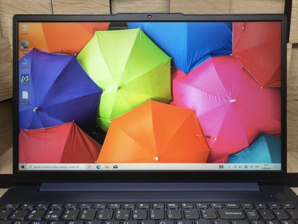 Ноутбук Б-клас Lenovo IdeaPad Slim 3 15IRU8 / 15.6" (1920x1080) IPS Touch / Intel Core i5-1335U (10 (12) ядра по 3.4 - 4.6 GHz) / 8 GB DDR4 / 256 GB SSD M.2 / Intel Iris Xe Graphics / WebCam - Зображення 3