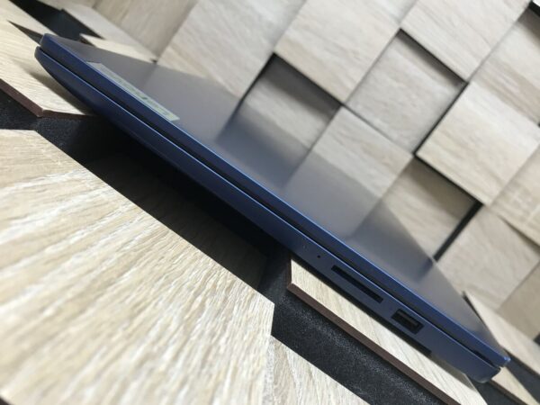 Ноутбук Б-клас Lenovo IdeaPad Slim 3 15IRU8 / 15.6" (1920x1080) IPS Touch / Intel Core i5-1335U (10 (12) ядра по 3.4 - 4.6 GHz) / 8 GB DDR4 / 256 GB SSD M.2 / Intel Iris Xe Graphics / WebCam - Зображення 6