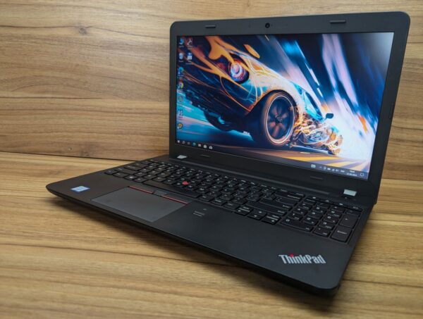 Ноутбук Б-класс Lenovo ThinkPad E560 / 15.6" (1366x768) TN / Intel Core i5-6200U (2 (4) ядра по 2.3 - 2.8 GHz) / 8 GB DDR3 / 240 GB SSD / Intel HD Graphics 520 / WebCam / TouchID / Windows 10 - Зображення 6