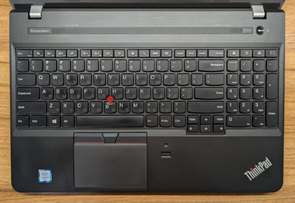 Ноутбук Б-класс Lenovo ThinkPad E560 / 15.6" (1366x768) TN / Intel Core i5-6200U (2 (4) ядра по 2.3 - 2.8 GHz) / 8 GB DDR3 / 240 GB SSD / Intel HD Graphics 520 / WebCam / TouchID / Windows 10 - Зображення 4