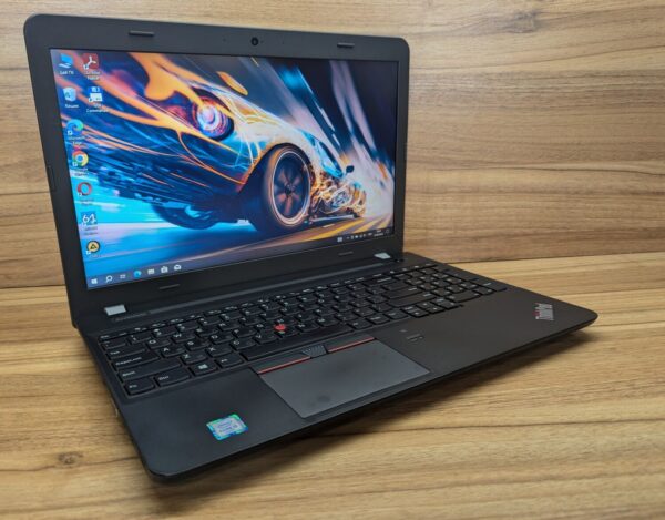 Ноутбук Б-класс Lenovo ThinkPad E560 / 15.6" (1366x768) TN / Intel Core i5-6200U (2 (4) ядра по 2.3 - 2.8 GHz) / 8 GB DDR3 / 240 GB SSD / Intel HD Graphics 520 / WebCam / TouchID / Windows 10 - Зображення 5