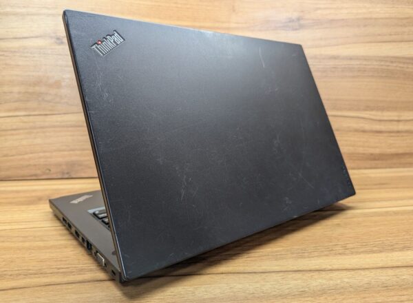 Ноутбук Б-клас Lenovo ThinkPad L460 / 14" (1366x768) TN / Intel Core i5-6200U (2 (4) ядра по 2.3 - 2.8 GHz) / 8 GB DDR3 / 240 GB SSD / Intel HD Graphics 520 / WebCam / Windows 10 - Зображення 9