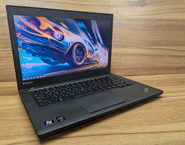 Ноутбук Б-клас Lenovo ThinkPad T440 / 14" (1600x900) TN / Intel Core i5-4300U (2 (4) ядра по 1.9 - 2.9 GHz) / 8 GB DDR3 / 240 GB SSD / Intel HD Graphics 4400 / WebCam / Windows 10 - Зображення 4