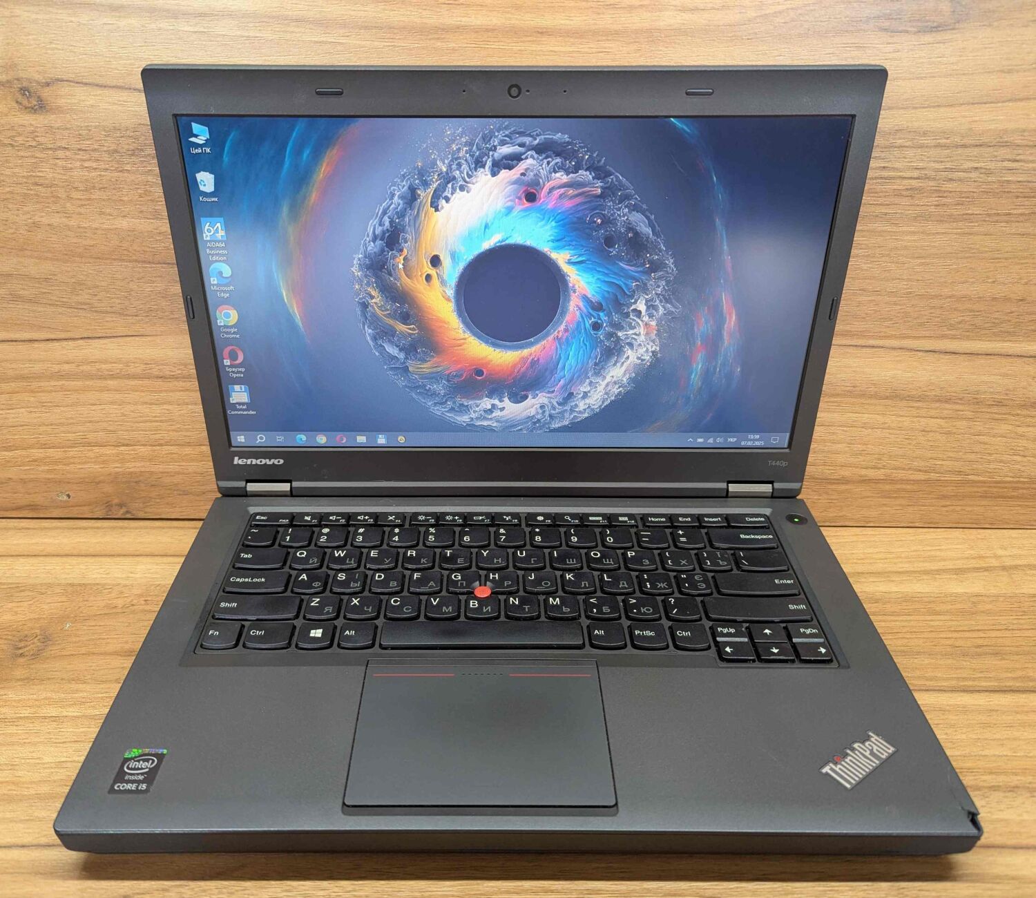 Ноутбук Б-клас Lenovo ThinkPad T440p / 14" (1366x768) TN / Intel Core i5-4200U (2 (4) ядра по 1.6 - 2.6 GHz) / 8 GB DDR3 / 240 GB SSD / Intel HD Graphics 4400 / WebCam / Windows 10 - Зображення 2