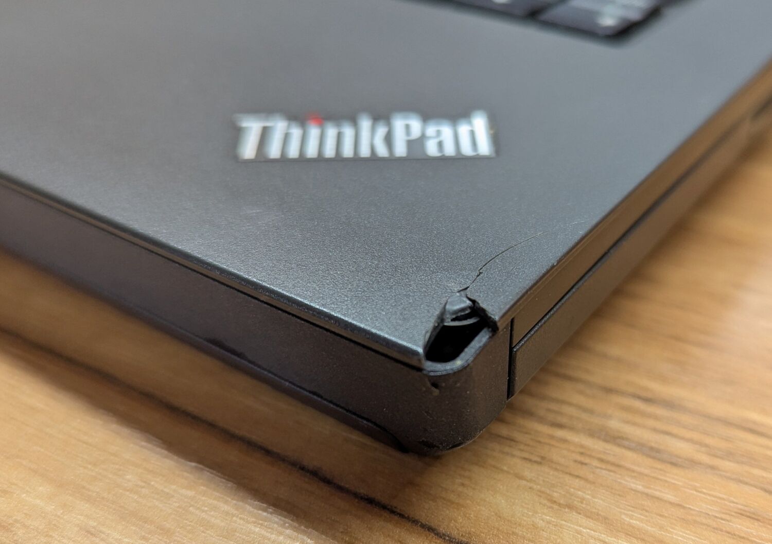 Ноутбук Б-клас Lenovo ThinkPad T440p / 14" (1366x768) TN / Intel Core i5-4200U (2 (4) ядра по 1.6 - 2.6 GHz) / 8 GB DDR3 / 240 GB SSD / Intel HD Graphics 4400 / WebCam / Windows 10 - Зображення 3