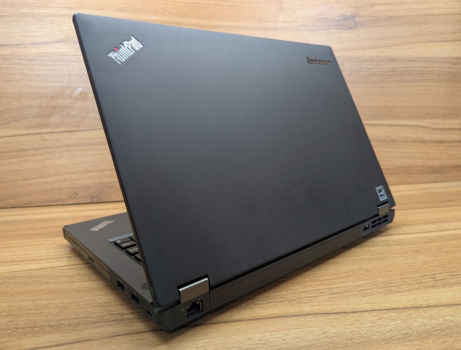 Ноутбук Б-клас Lenovo ThinkPad T440p / 14" (1366x768) TN / Intel Core i5-4200U (2 (4) ядра по 1.6 - 2.6 GHz) / 8 GB DDR3 / 240 GB SSD / Intel HD Graphics 4400 / WebCam / Windows 10 - Зображення 7