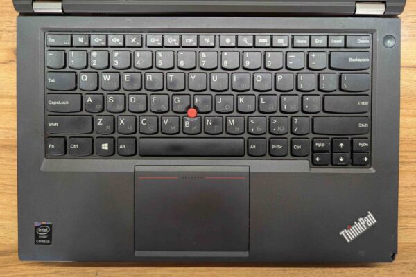 Ноутбук Б-клас Lenovo ThinkPad T440p / 14" (1366x768) TN / Intel Core i5-4200U (2 (4) ядра по 1.6 - 2.6 GHz) / 8 GB DDR3 / 240 GB SSD / Intel HD Graphics 4400 / WebCam / Windows 10 - Зображення 4