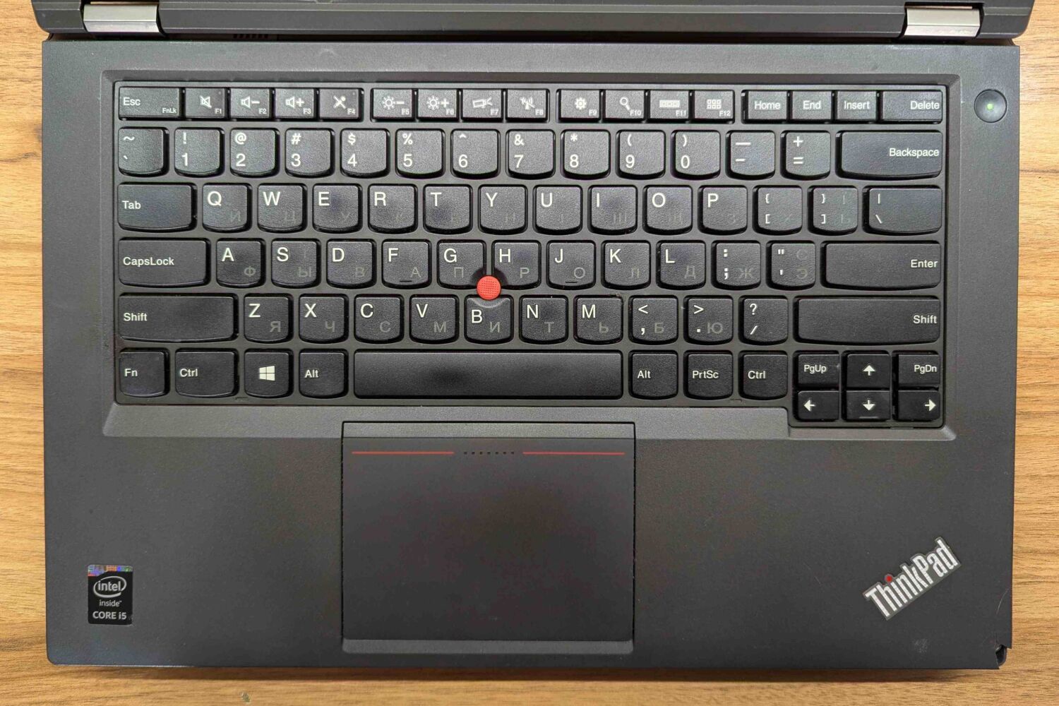 Ноутбук Б-клас Lenovo ThinkPad T440p / 14" (1366x768) TN / Intel Core i5-4200U (2 (4) ядра по 1.6 - 2.6 GHz) / 8 GB DDR3 / 240 GB SSD / Intel HD Graphics 4400 / WebCam / Windows 10 - Зображення 4