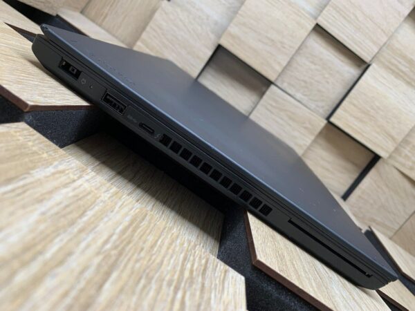 Ноутбук Б-клас Lenovo ThinkPad T470 / 14" (1920x1080) IPS / Intel Core i5-7200U (2 (4) ядра по 2.5 - 3.1 GHz) / 8 GB DDR4 / 256 GB SSD / Intel HD Graphics 620 / WebCam - Зображення 5