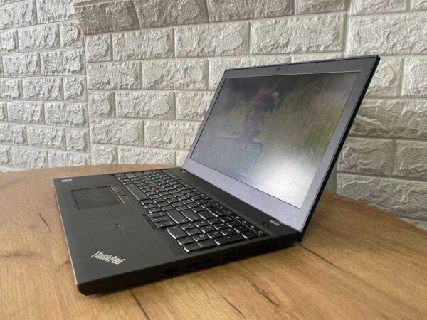 Ноутбук Б-клас Lenovo ThinkPad T560 / 15.6" (1920x1080) IPS / Intel Core i5-6300U (2 (4) ядра по 2.4 - 3.0 GHz) / 8 GB DDR3 / 256 GB SSD / Intel HD Graphics 520 / WebCam / HDMI - Зображення 6